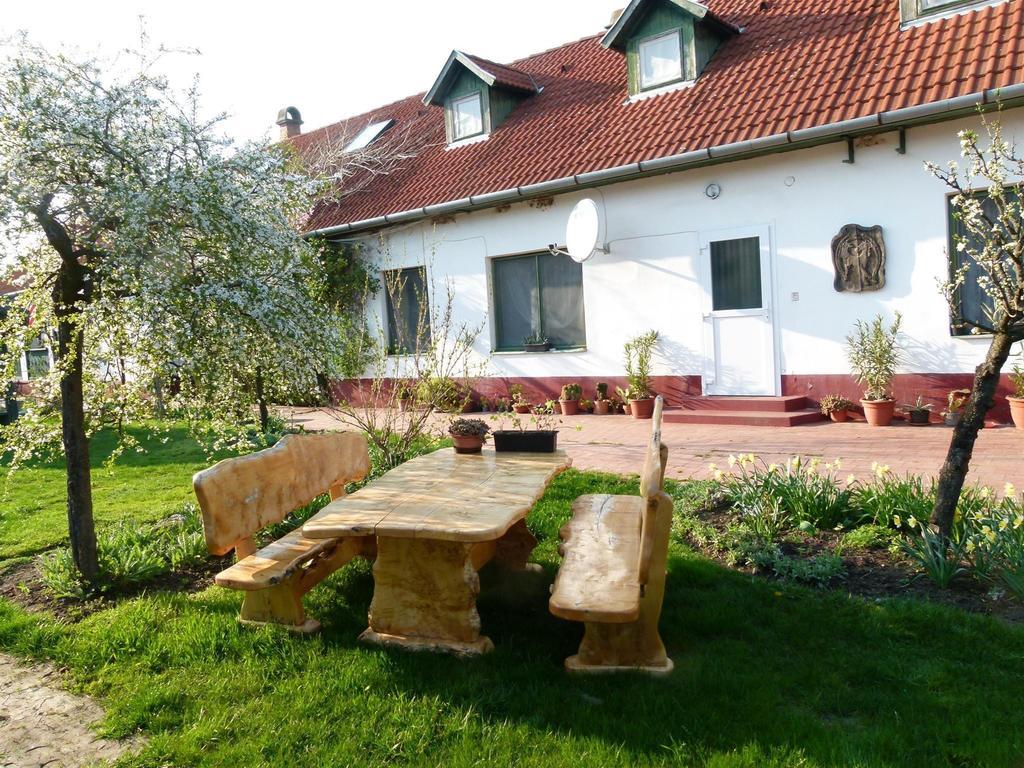 Hajdu Lovasudvar Hortobágy Exterior foto